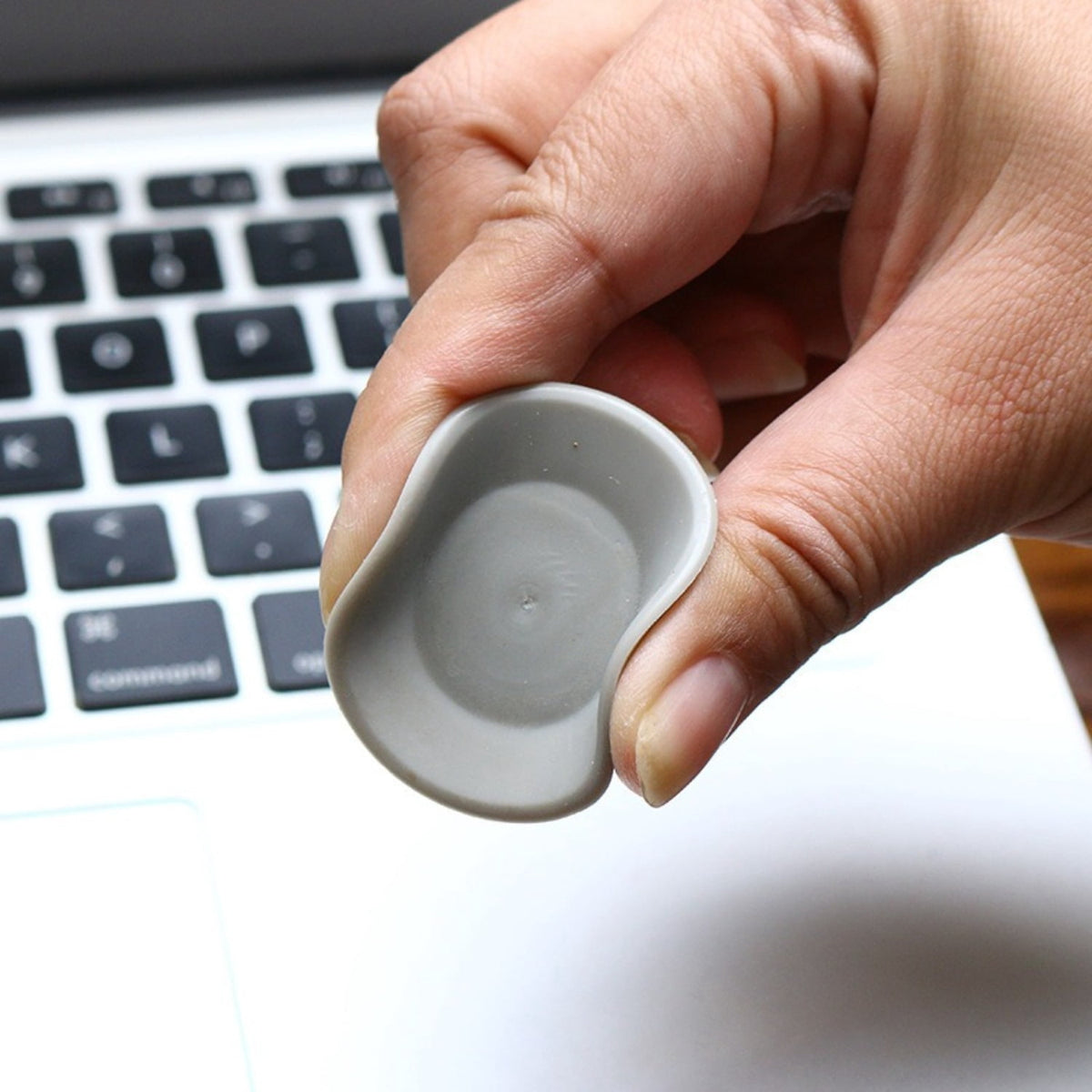 Silicone Laptop Cooling Feet, Stick-On Notebook Riser Pads, Set of 4 - Image 3